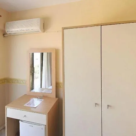 Rosy Bed & Breakfast 2*